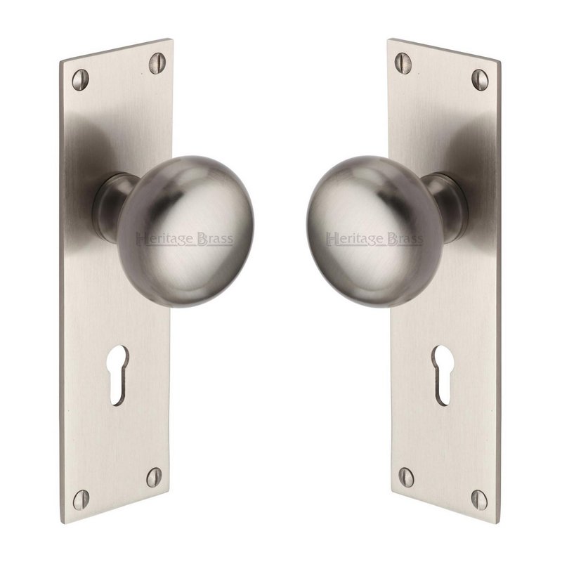 Balmoral Door Knob on Plate - BAL8500-SN
