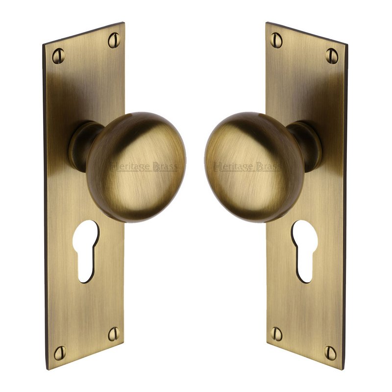Balmoral Door Knob on Plate - BAL8548-AT