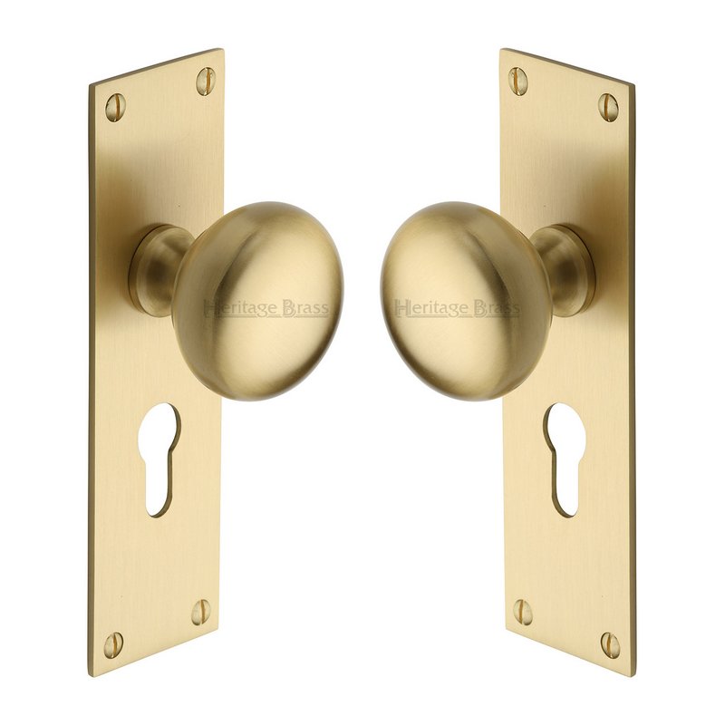 Balmoral Door Knob on Plate - BAL8548-SB