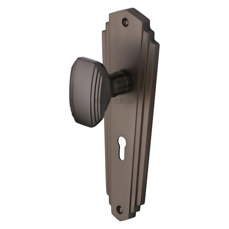 Charlston Door Knob on Plate - CHA1900-MB