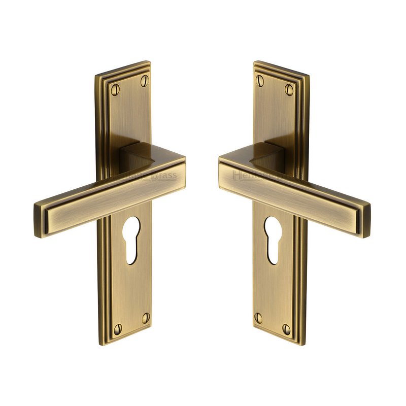 Atlantis Door Handle on Plate - ATL5748-AT