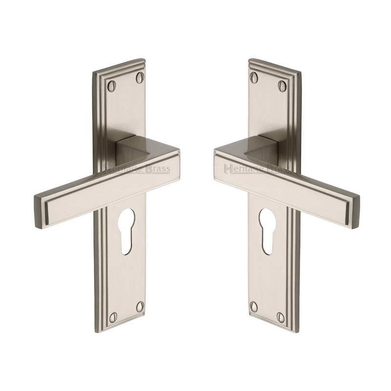 Atlantis Door Handle on Plate - ATL5748-SN