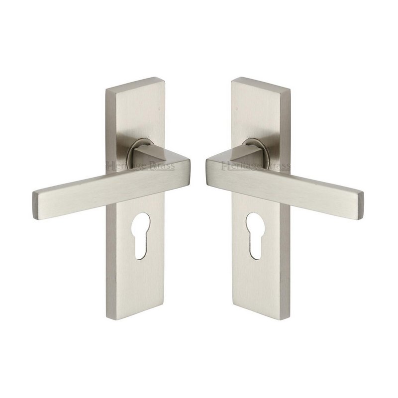 Delta Door Handle on Plate - DEL6048-SN