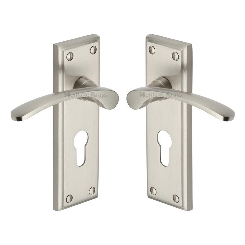 Hilton Door Handle on Plate - HIL8648-SN