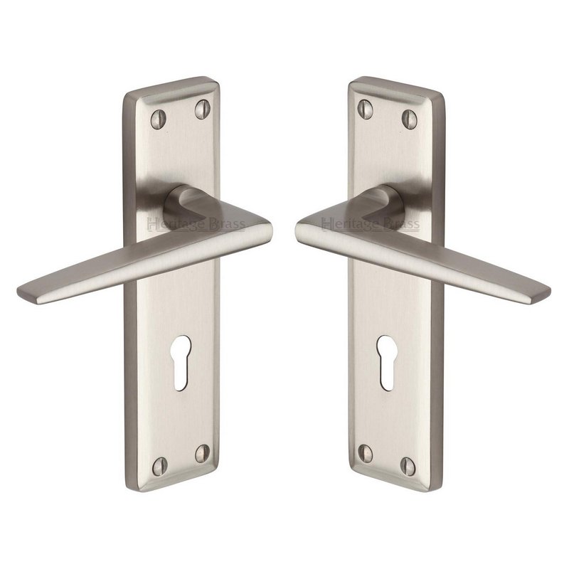 Kendal Door Handle on Plate - KEN6800-SN
