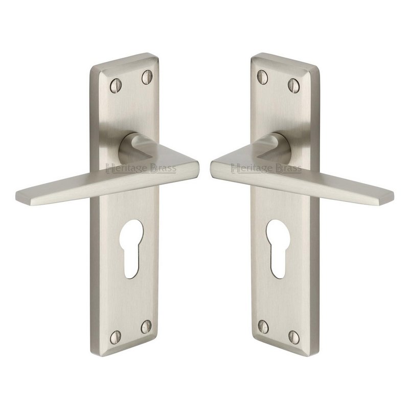 Kendal Door Handle on Plate - KEN6848-SN