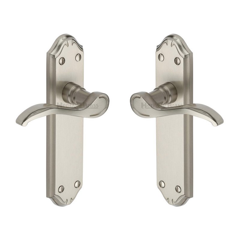 Verona Small Door Handle on Plate - MM627-SN