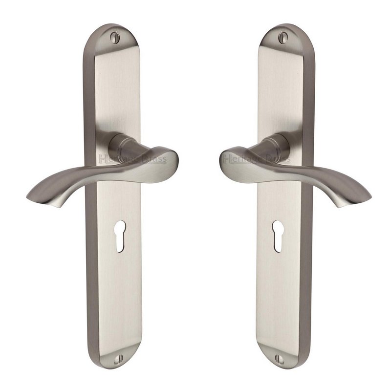 Algarve Long Door Handle on Plate - MM7200-SN