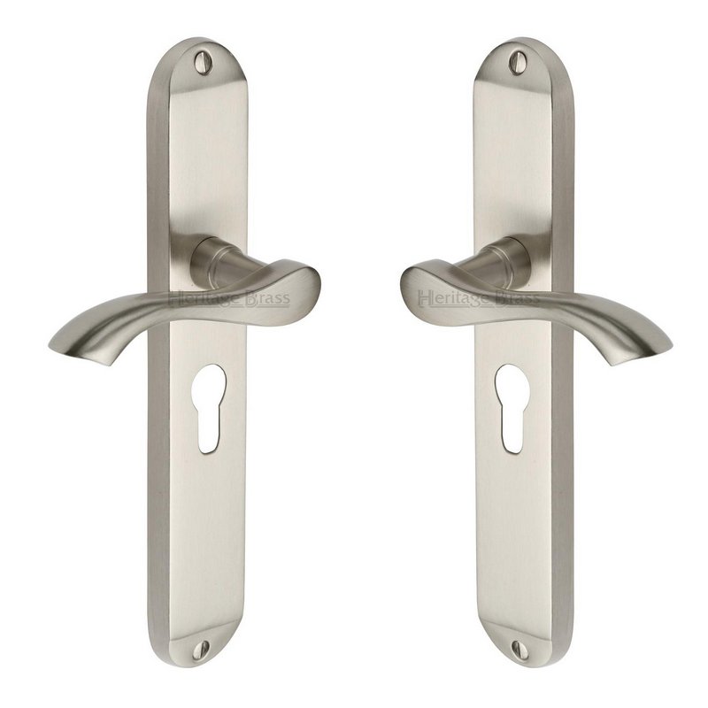 Algarve Long Door Handle on Plate - MM7248-SN