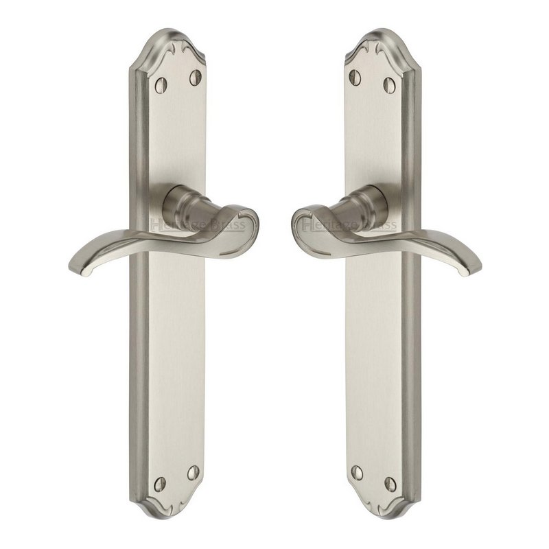 Verona Door Handle on Plate - MM827-SN