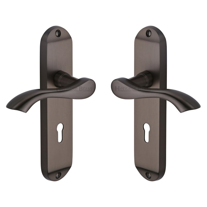 Algarve Door Handle on Plate - MM924-MB