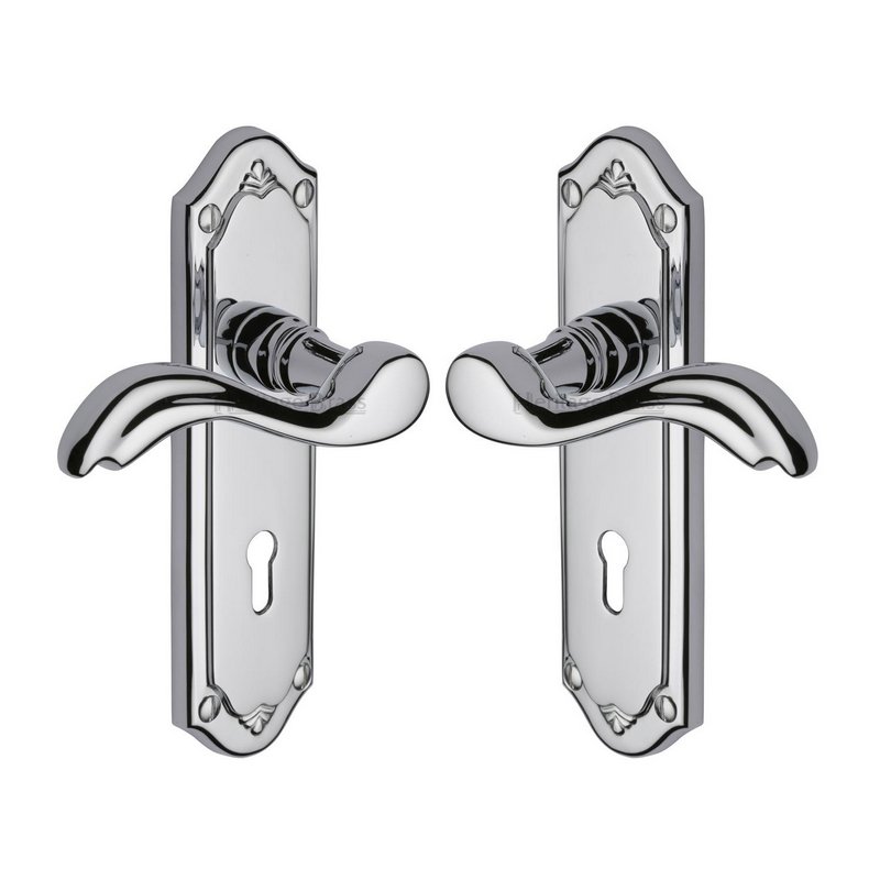 Lisboa Door Handle on Plate - MM991-PC