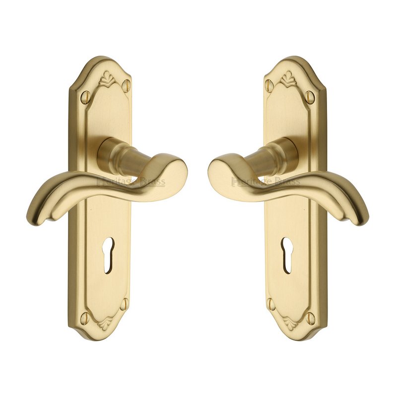Lisboa Door Handle on Plate - MM991-SB