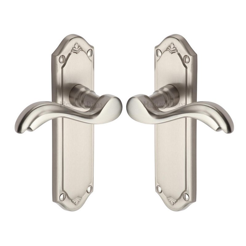 Lisboa Door Handle on Plate - MM992-SN