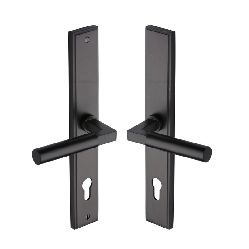 Bauhaus RH Door Handle on Plate - MP2259.RH-MB