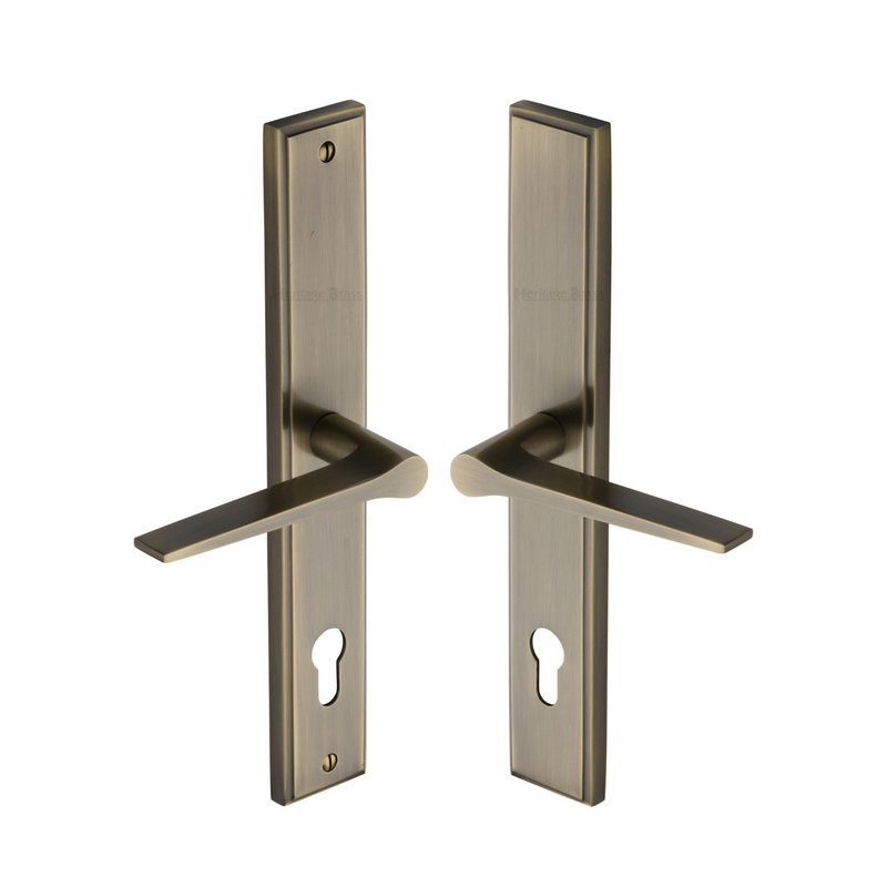 Gio RH Door Handle on Plate - MP4189.RH-AT