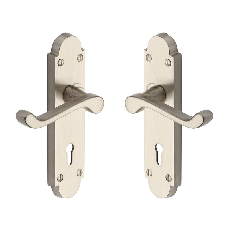 Milton Door Handle on Plate - PR500-SN