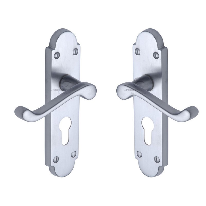 Milton Door Handle on Plate - PR548-SC