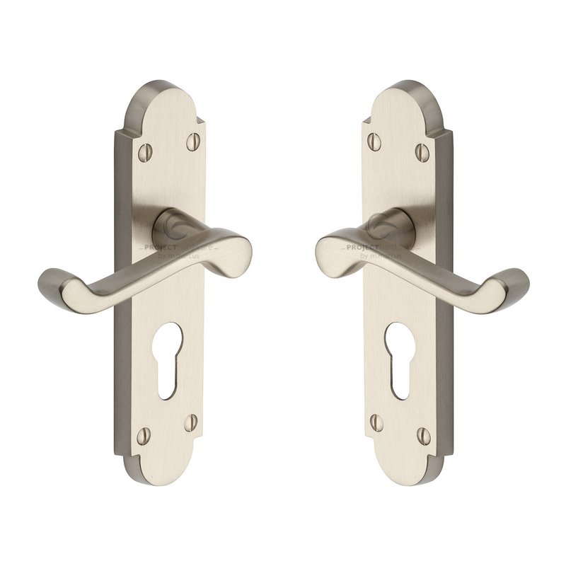 Milton Door Handle on Plate - PR548-SN