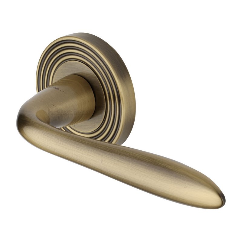 Sutton Reeded Door Handle on Round Rose - RR1752-AT