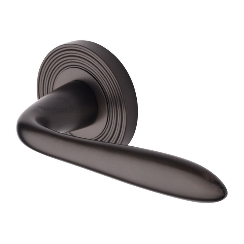 Sutton Reeded Door Handle on Round Rose - RR1752-MB