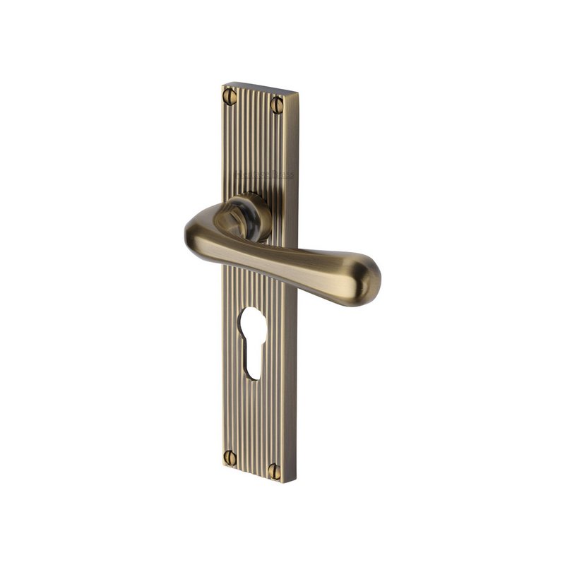 Charlbury Reeded Door Handle on Plate - RR3048-AT