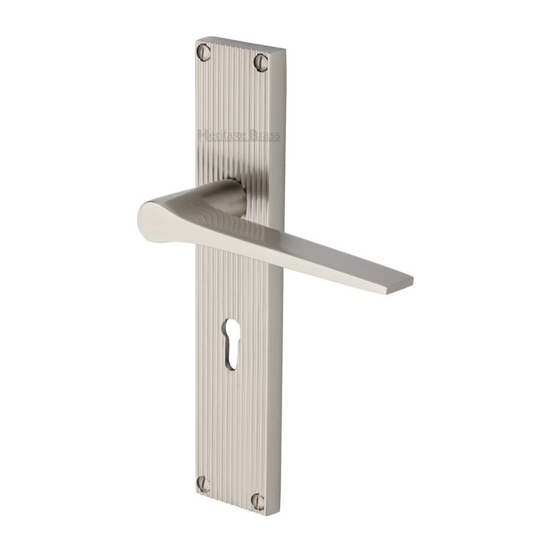 Gio Reeded Door Handle on Plate - RR4700-SN