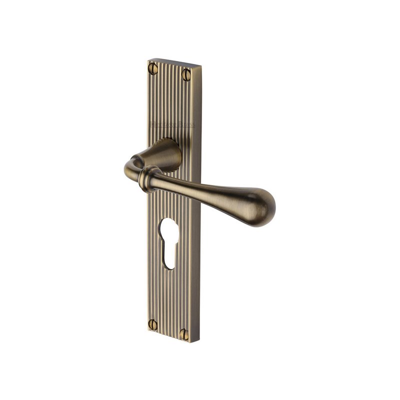 Roma Reeded Door Handle on Plate - RR6048-AT