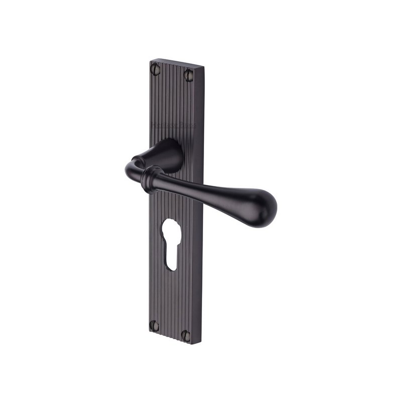 Roma Reeded Door Handle on Plate - RR6048-MB