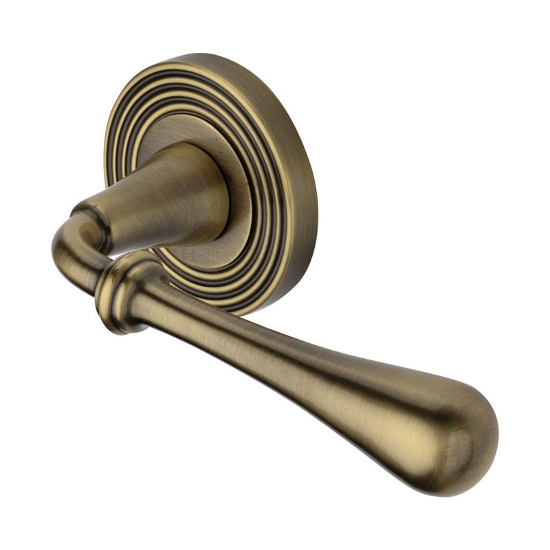 Roma Reeded Door Handle on Round Rose - RR7156-AT