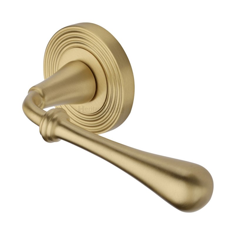 Roma Reeded Door Handle on Round Rose - RR7156-SB