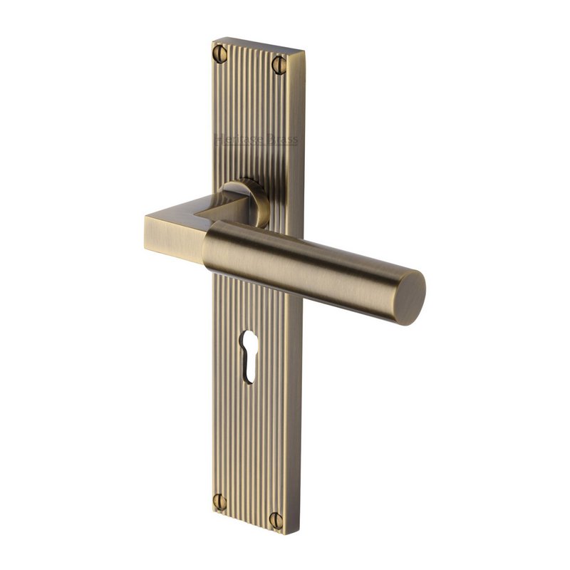 Bauhaus Reeded Door Handle on Plate - RR7300-AT