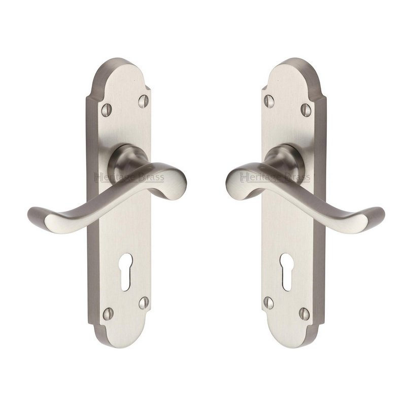 Savoy Door Handle on Plate - S600-SN