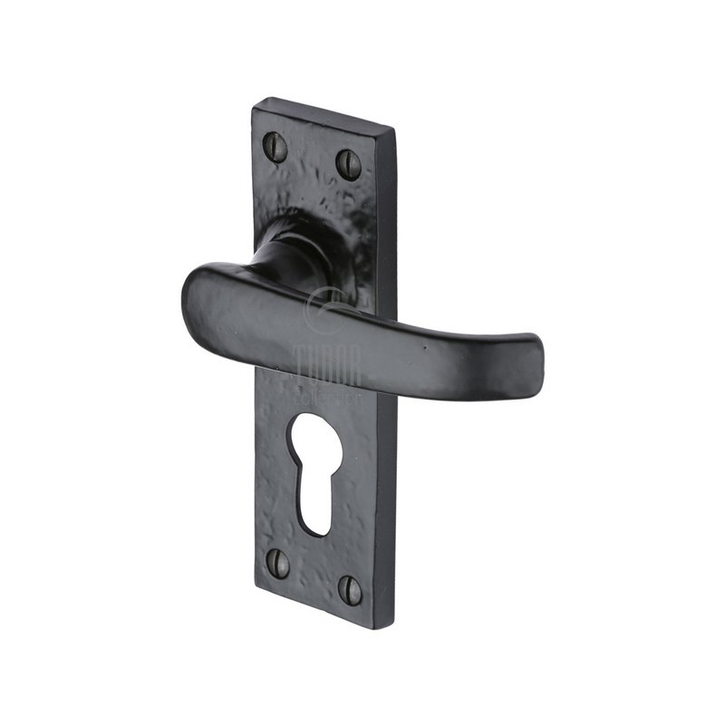 Tudor Windsor Door Handle on Plate - TC548