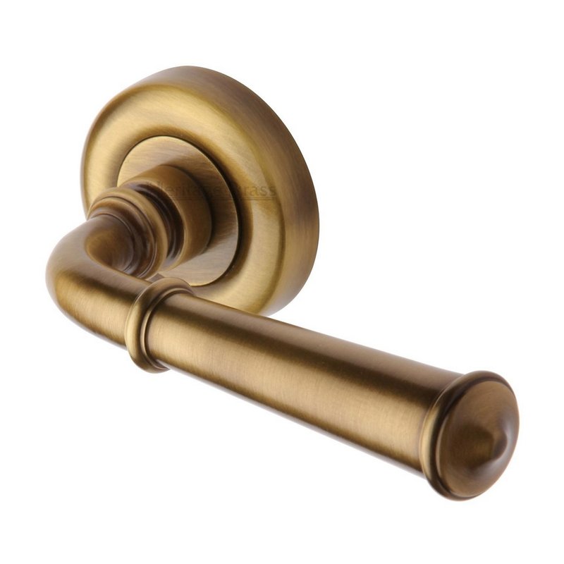 Colonial Door Handle on Round Rose - V1932-AT