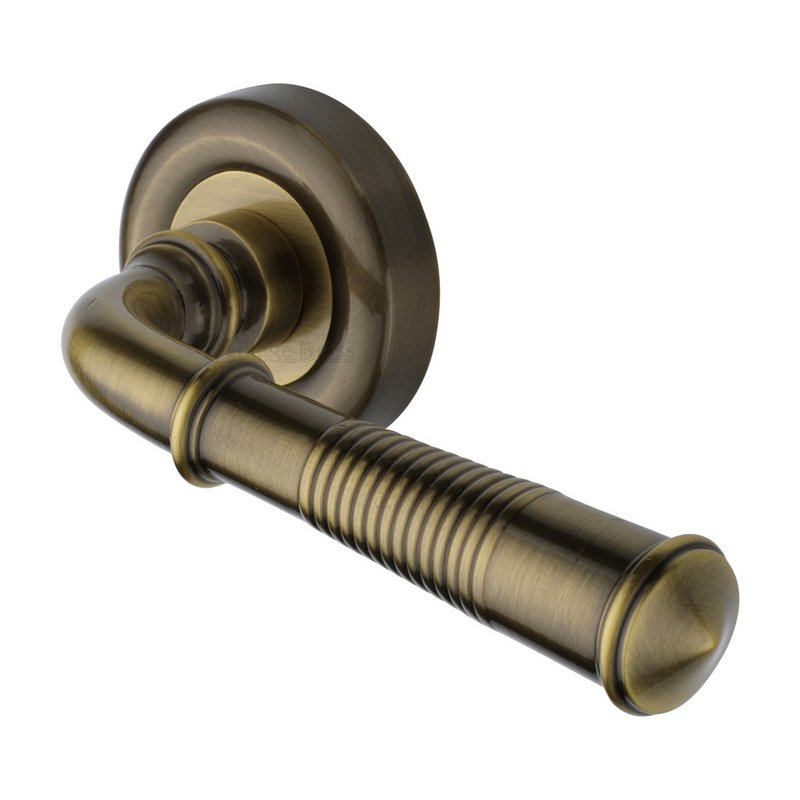 Colonial Reeded Door Handle on Round Rose - V1936-AT