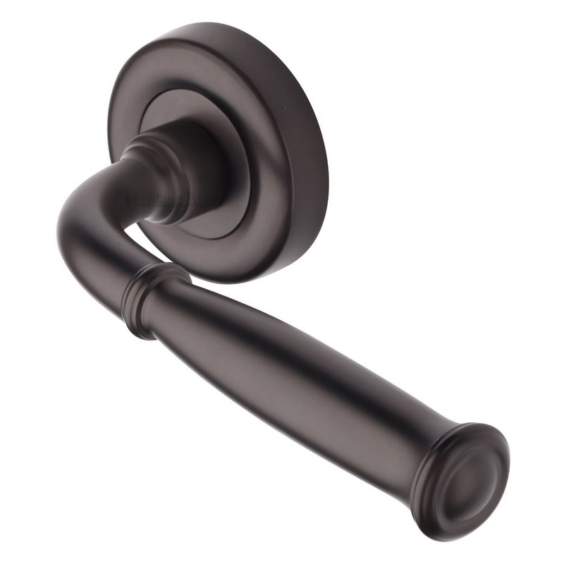Lincoln Door Handle on Round Rose - V1938-MB