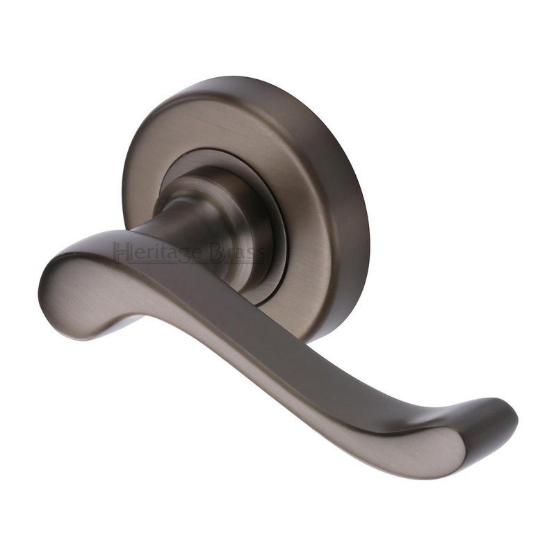 Bedford Door Handle on Round Rose - V3010-MB