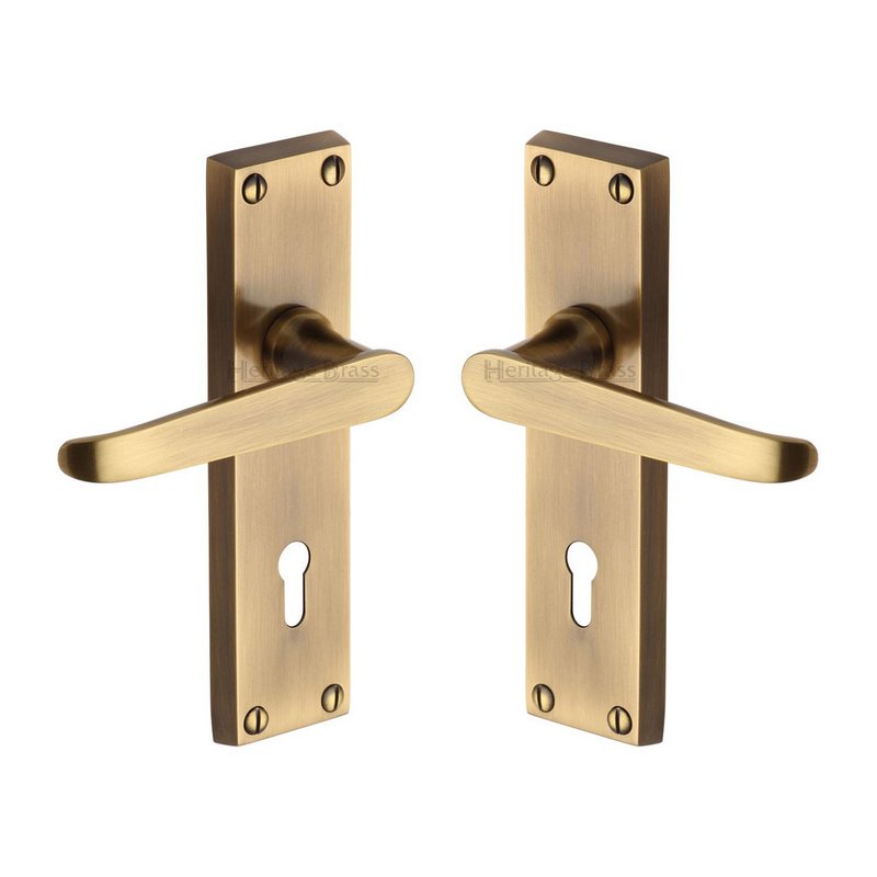 Victoria Door Handle on Plate - V3900-AT