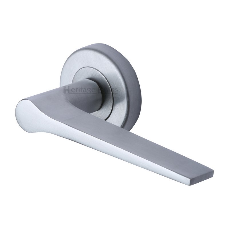 Gio Door Handle on Round Rose - V4189-SC