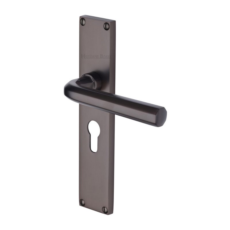 Octave Door Handle on 200mm Plate - VT5948-MB