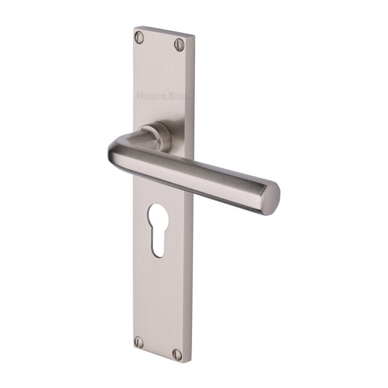 Octave Door Handle on 200mm Plate - VT5948-SN