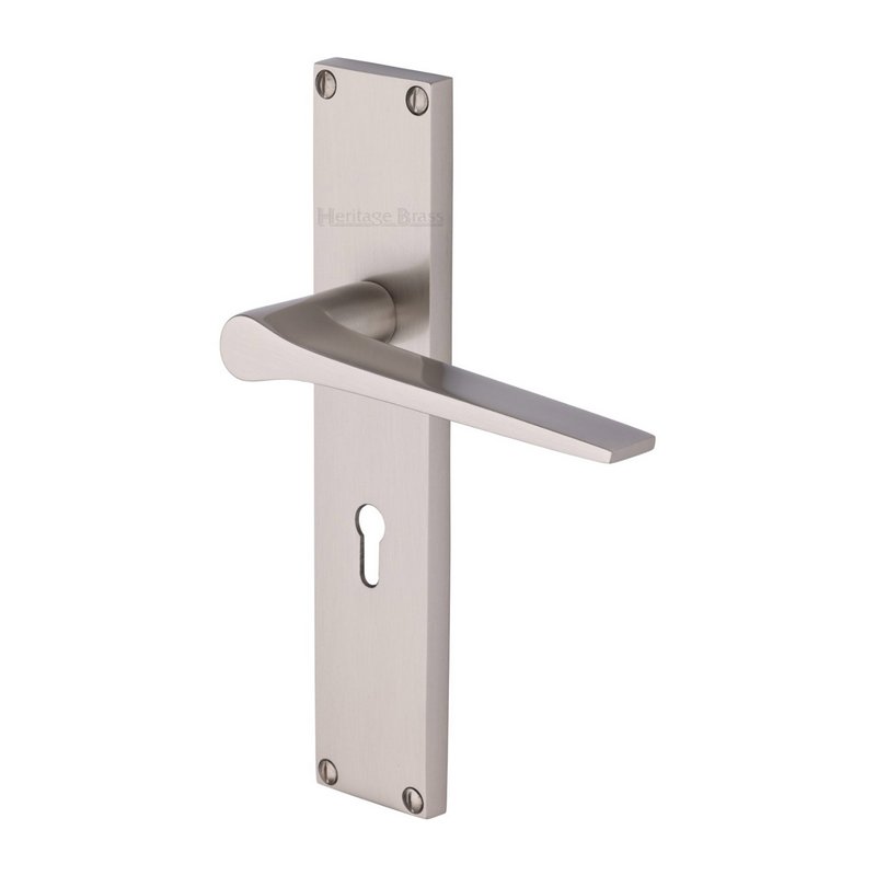 Gio Door Handle on 200mm Plate - VT8100-SN