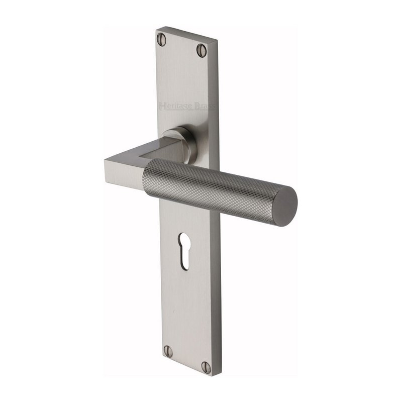 Bauhaus Knurled Door Handle on Plate - VT9300-SN