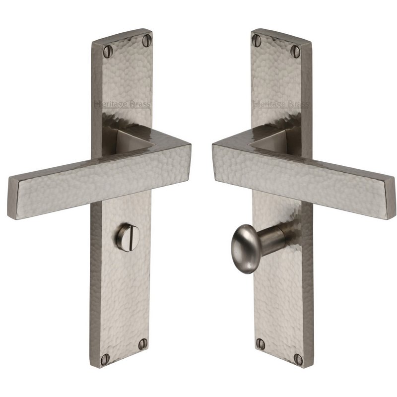 Delta Hammered Door Handle on Plate - VTH3330-SN