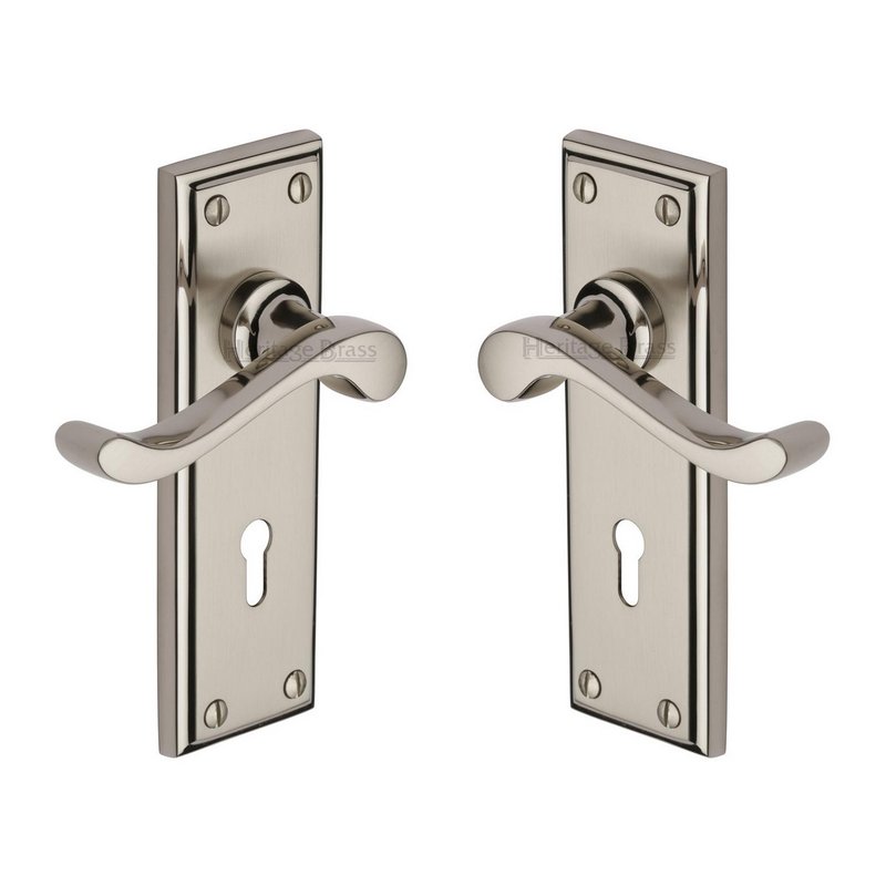 Edwardian Door Handle on Plate - W3200-MC