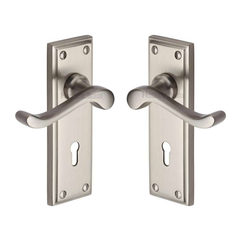 Edwardian Door Handle on Plate - W3200-SN