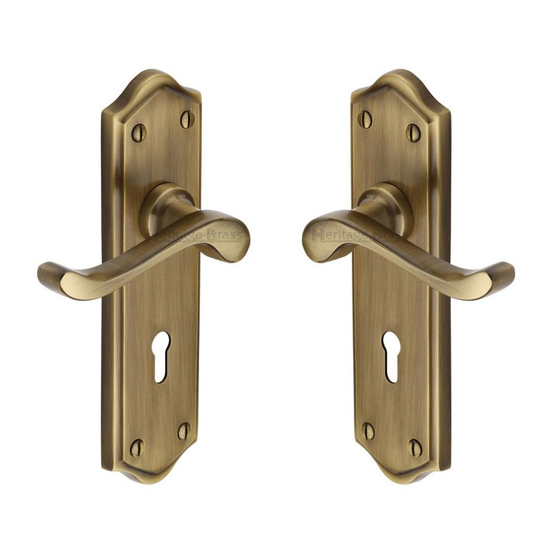 Buckingham Door Handle on Plate - W4200-AT