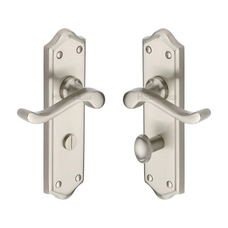 Buckingham Door Handle on Plate - W4220-SN