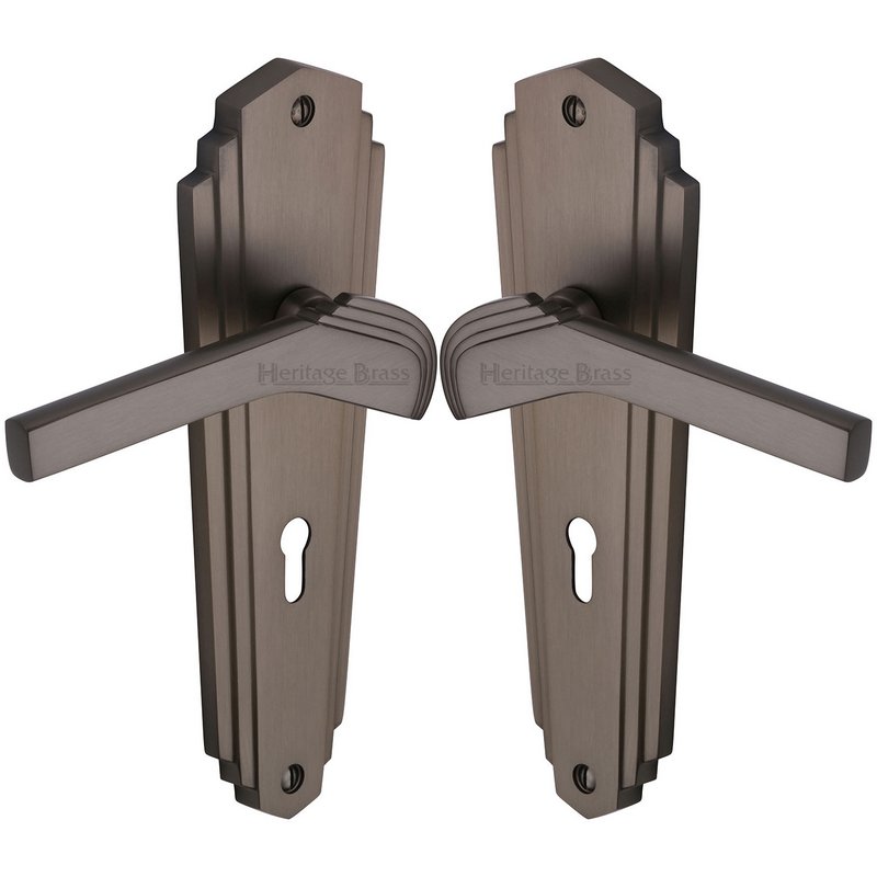 Waldorf Door Handle on Plate - WAL6500-MB